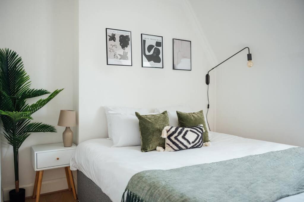 Charming 2 Bedroom Flat In The Heart Of Kings Cross, Londyn Zewnętrze zdjęcie